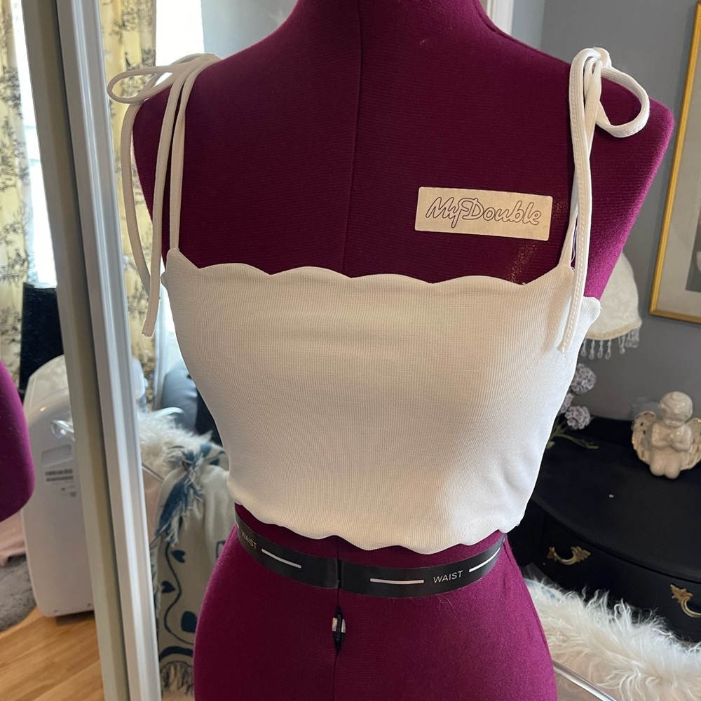 Zara White Scalloped Crop Top